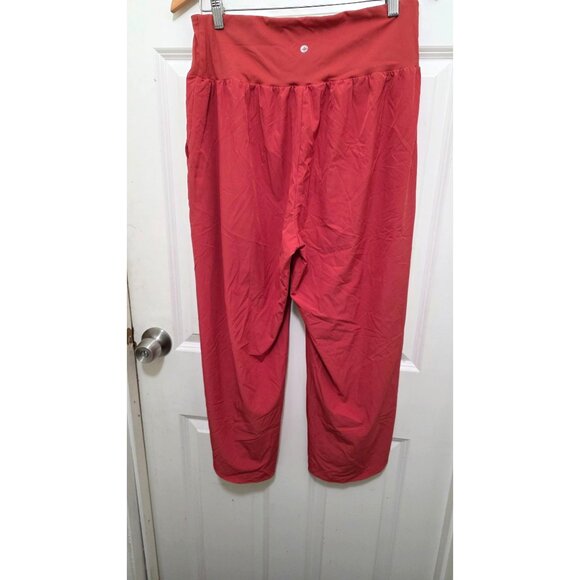 Halara High-Waisted Hiking Camping Coral Red Crop Pants Crossover Waistband & Si - Picture 3 of 8
